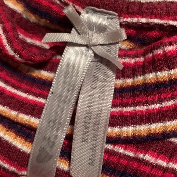 🌼TEES AND TANKS 3 FOR 25$🌼 Striped Long Sleeve Tee - Picture 3 of 5